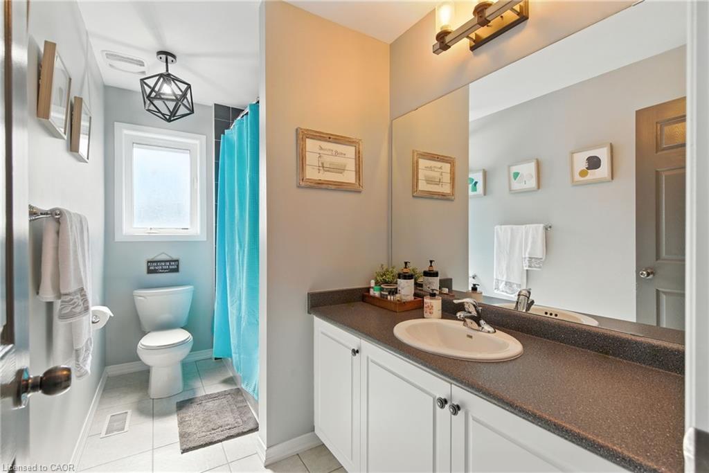 8769 Dogwood Crescent, Niagara Falls, ON - Indoor Photo Showing Bathroom