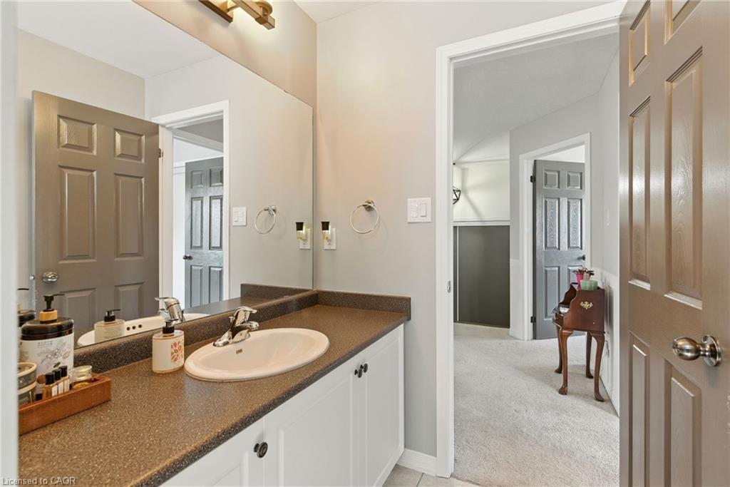 8769 Dogwood Crescent, Niagara Falls, ON - Indoor Photo Showing Bathroom