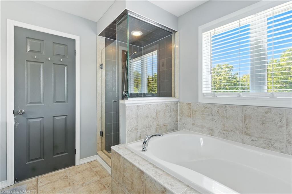 8769 Dogwood Crescent, Niagara Falls, ON - Indoor Photo Showing Bathroom