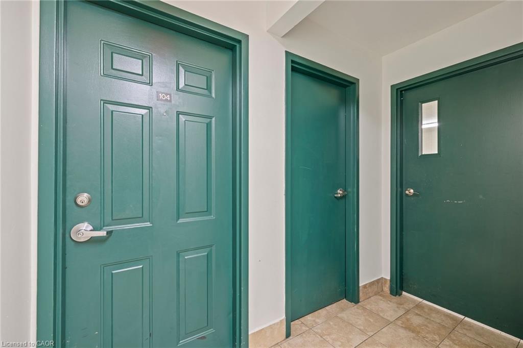 104-28 Victoria Avenue N, Hamilton, ON - Indoor Photo Showing Other Room