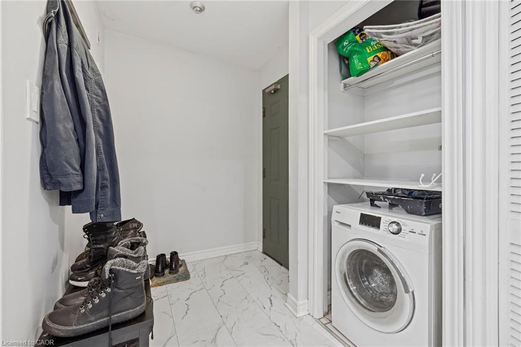 104-28 Victoria Avenue N, Hamilton, ON - Indoor Photo Showing Laundry Room