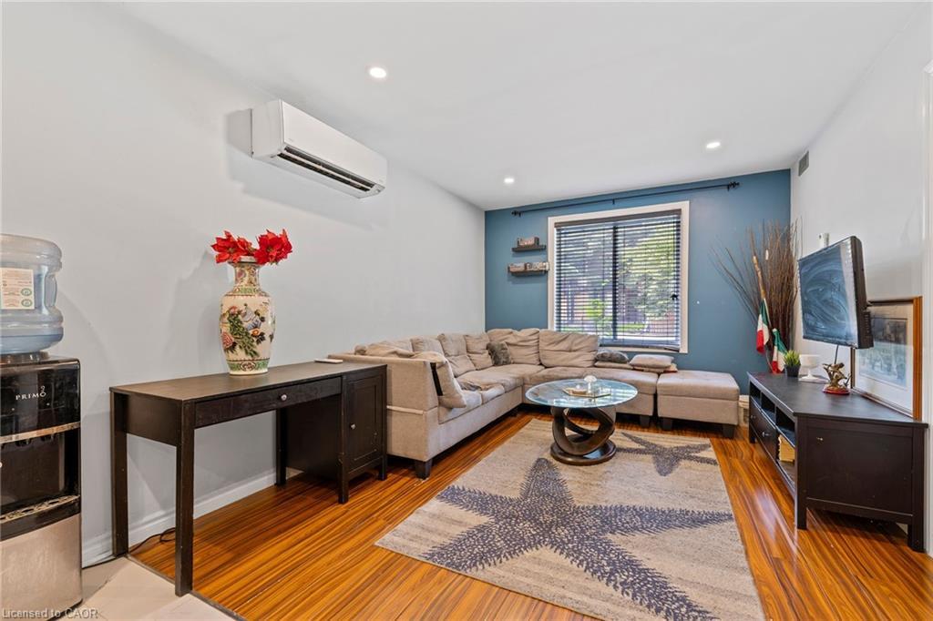 104-28 Victoria Avenue N, Hamilton, ON - Indoor Photo Showing Other Room