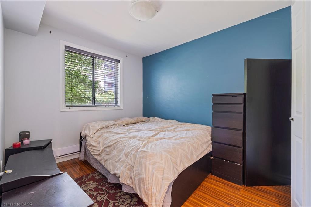 104-28 Victoria Avenue N, Hamilton, ON - Indoor Photo Showing Bedroom