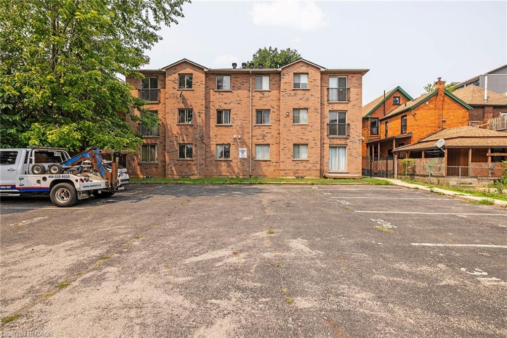 104-28 Victoria Avenue N, Hamilton, ON - Outdoor