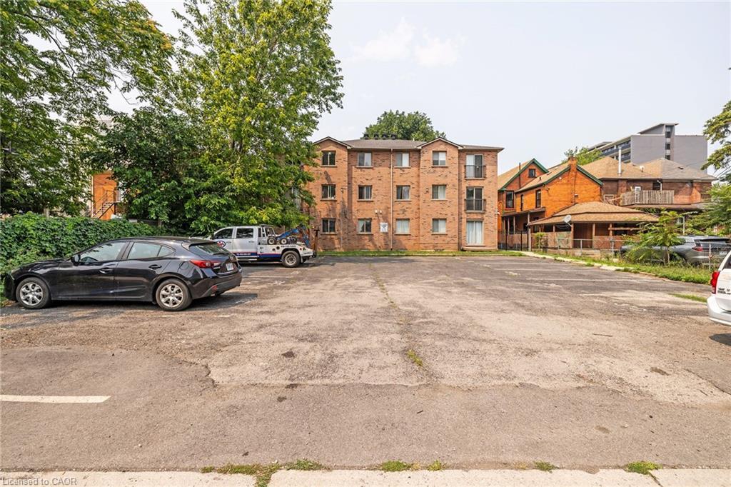 104-28 Victoria Avenue N, Hamilton, ON - Outdoor