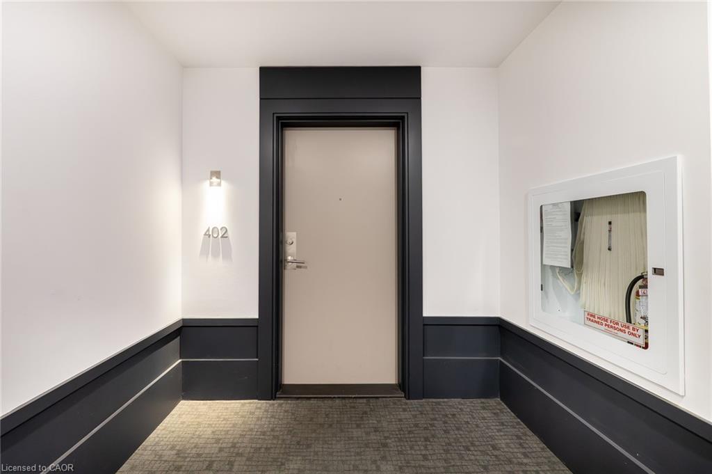 402-16 Concord Place, Grimsby, ON - Indoor Photo Showing Other Room