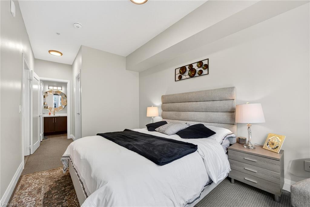 402-16 Concord Place, Grimsby, ON - Indoor Photo Showing Bedroom