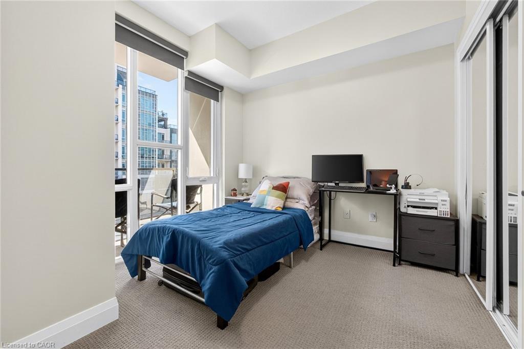 402-16 Concord Place, Grimsby, ON - Indoor Photo Showing Bedroom