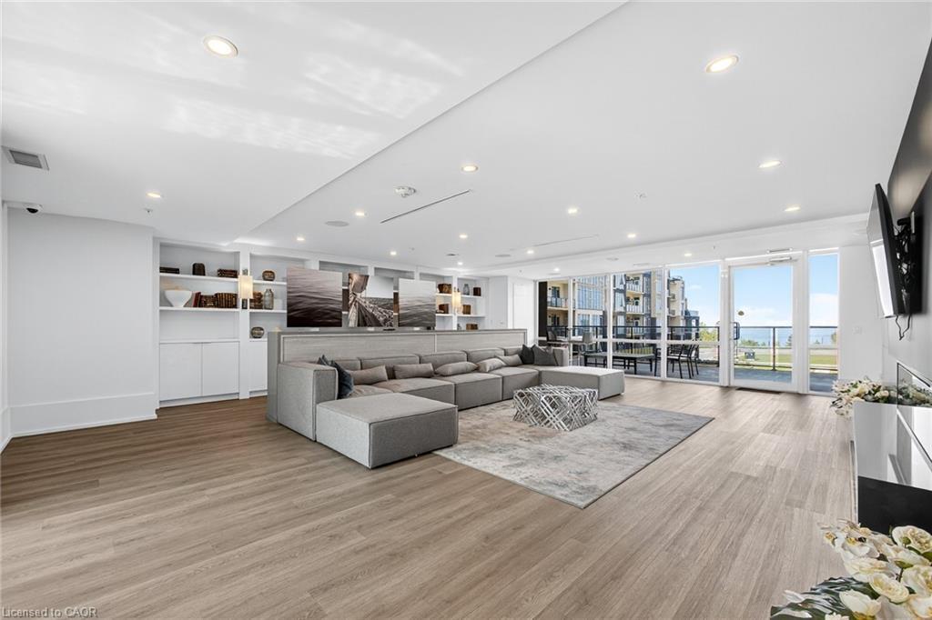 402-16 Concord Place, Grimsby, ON - Indoor