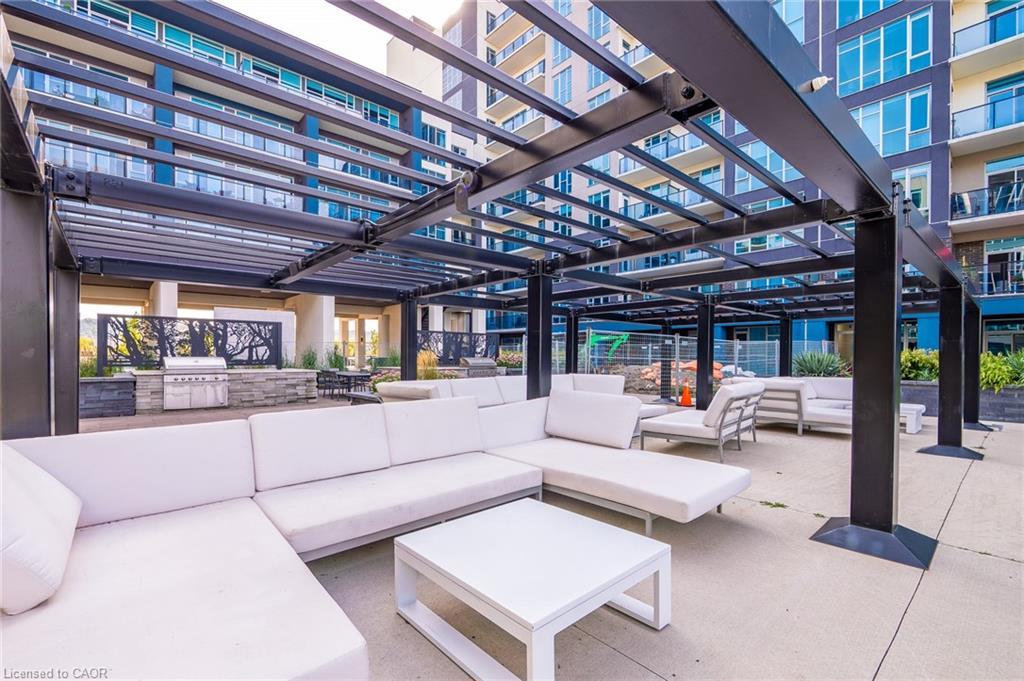 402-16 Concord Place, Grimsby, ON - Outdoor