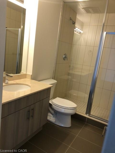 801-560 North Service Road, Grimsby, ON - Indoor Photo Showing Bathroom