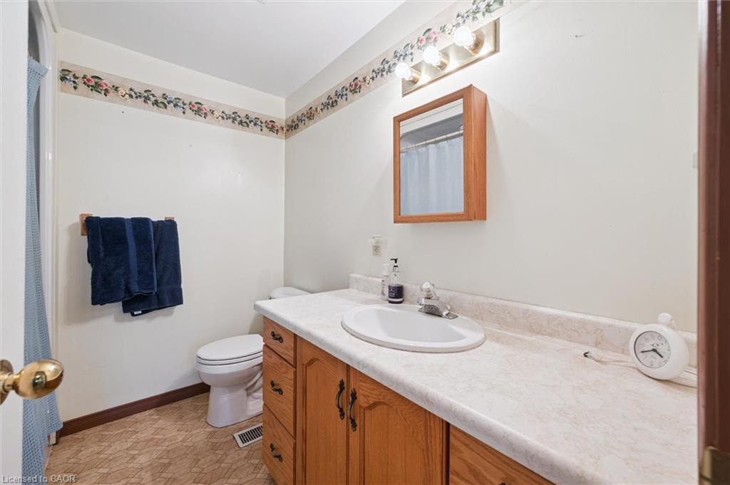 69 Nottingham Street, Guelph, ON - Indoor Photo Showing Bathroom