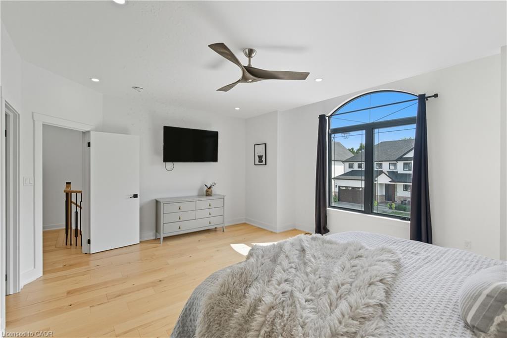 20 Ivy Crescent, Thorold, ON - Indoor Photo Showing Bedroom