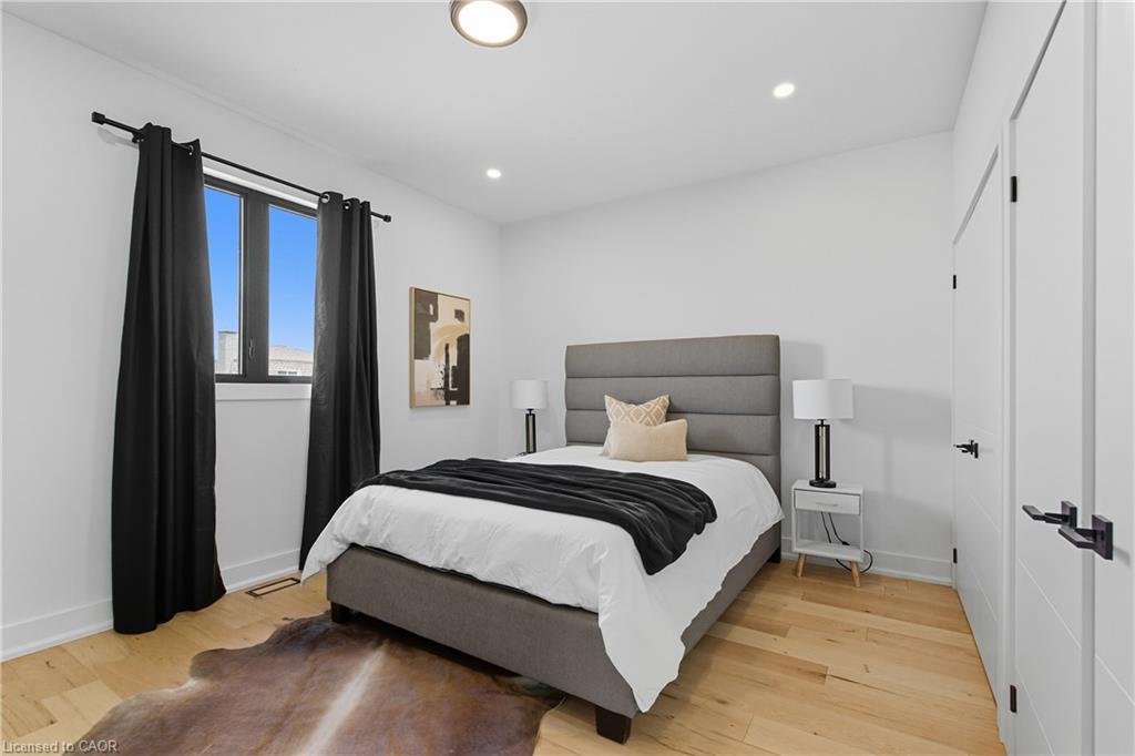 20 Ivy Crescent, Thorold, ON - Indoor Photo Showing Bedroom