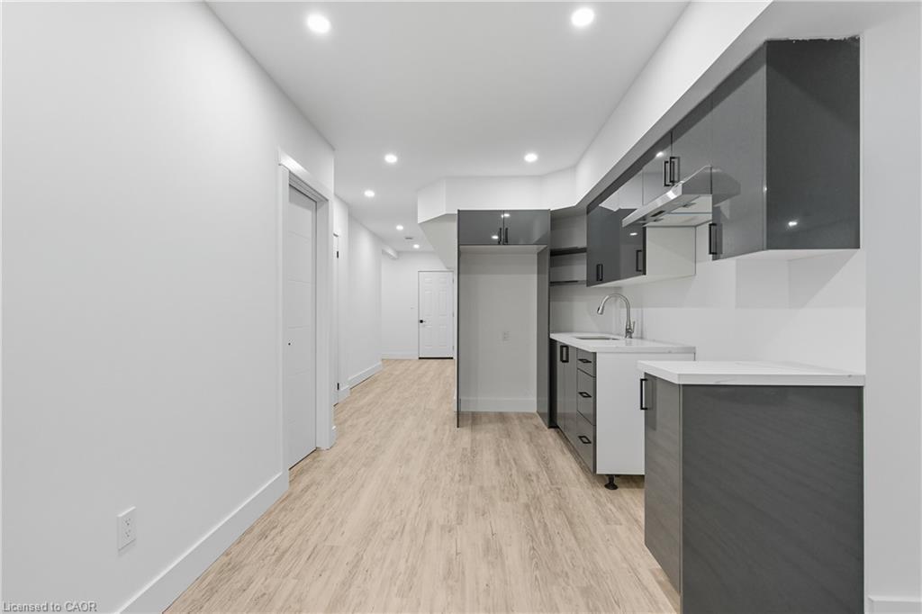 20 Ivy Crescent, Thorold, ON - Indoor Photo Showing Kitchen