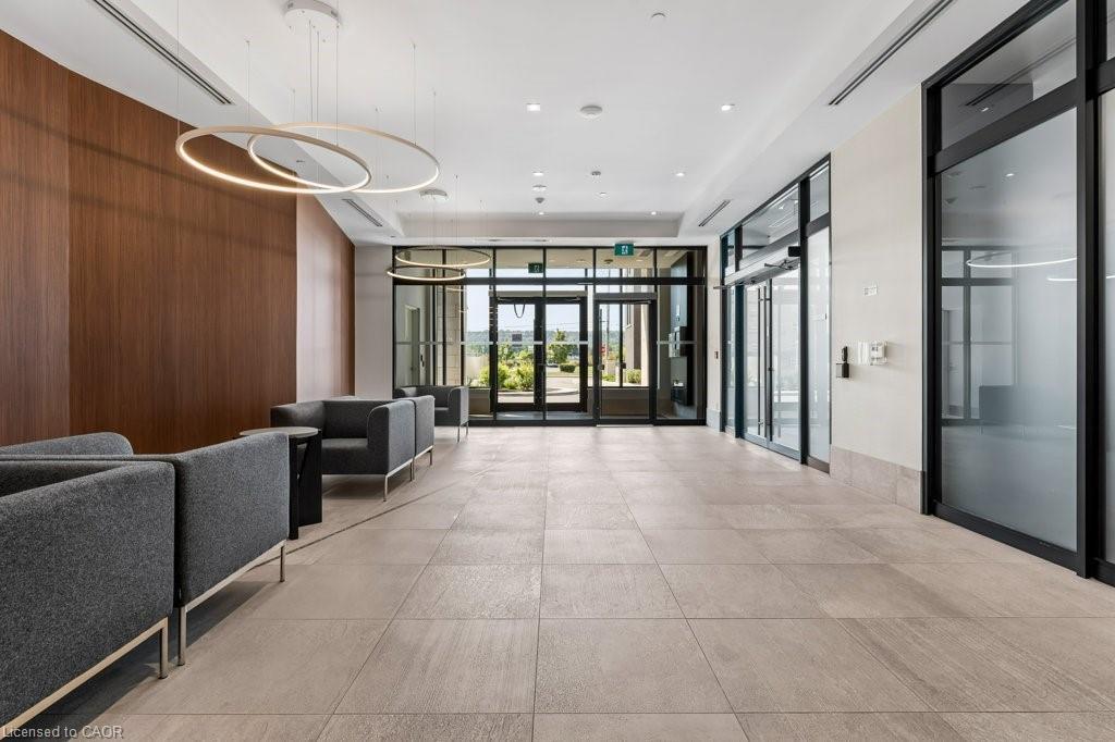 1402-385 Winston Road, Grimsby, ON - Indoor Photo Showing Other Room