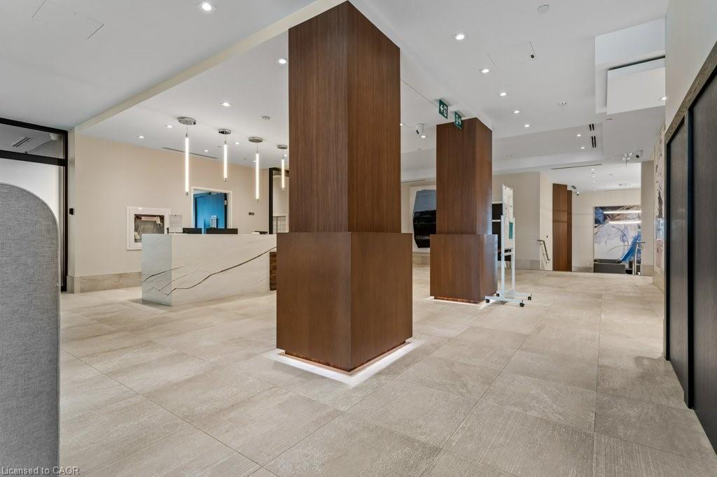 1402-385 Winston Road, Grimsby, ON - Indoor Photo Showing Other Room