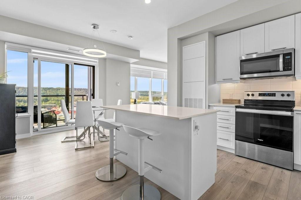 1402-385 Winston Road, Grimsby, ON - Indoor Photo Showing Kitchen