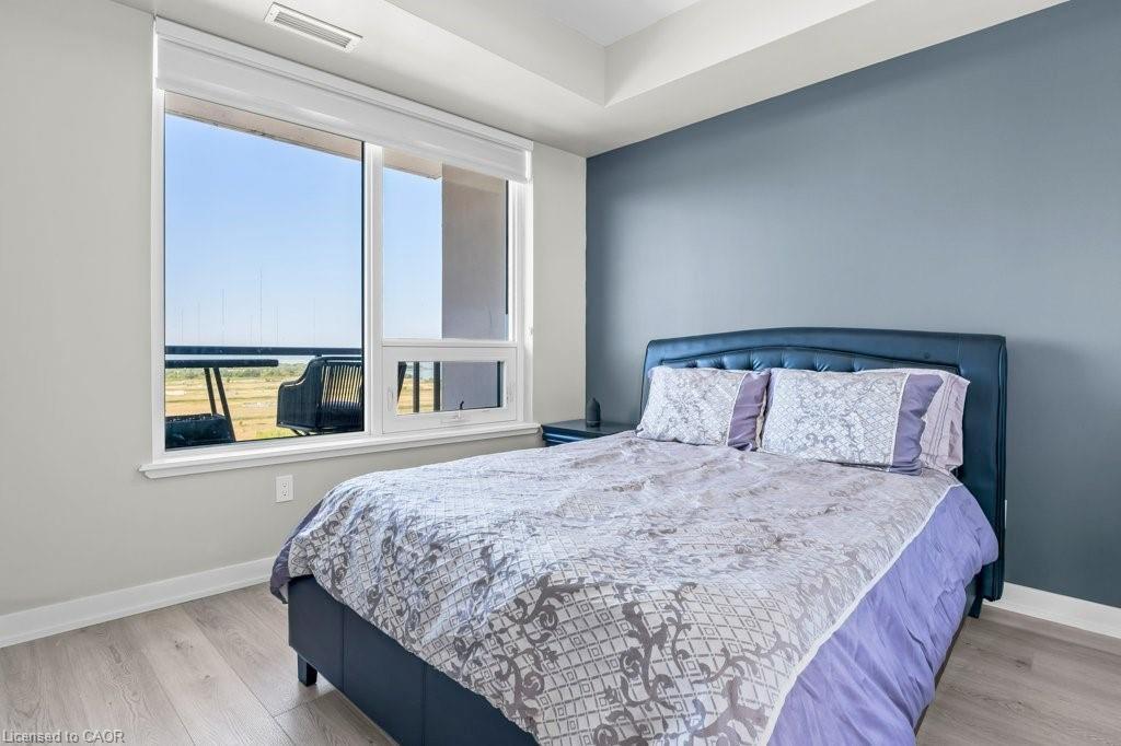 1402-385 Winston Road, Grimsby, ON - Indoor Photo Showing Bedroom