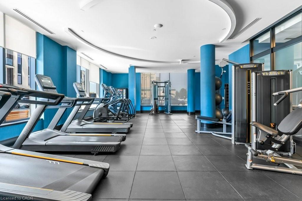 1402-385 Winston Road, Grimsby, ON - Indoor Photo Showing Gym Room