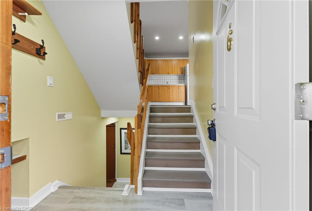 6-1300 Upper Ottawa Street, Hamilton, ON - Indoor Photo Showing Other Room