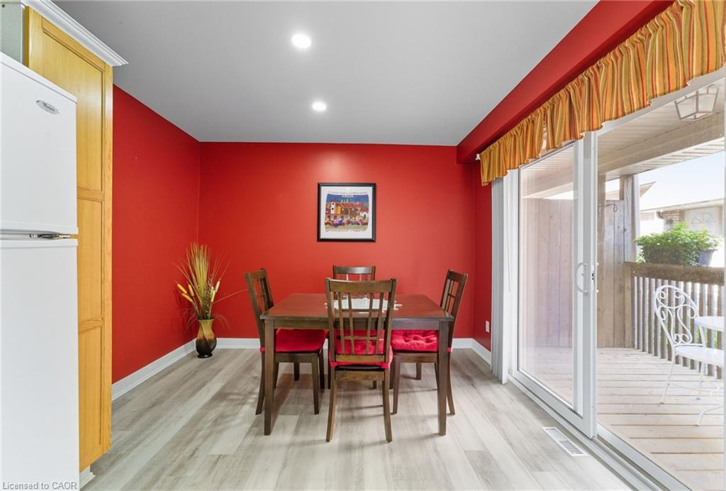 6-1300 Upper Ottawa Street, Hamilton, ON - Indoor Photo Showing Dining Room
