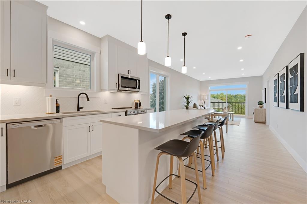 52 Moon Crescent, Cambridge, ON - Indoor Photo Showing Kitchen With Upgraded Kitchen