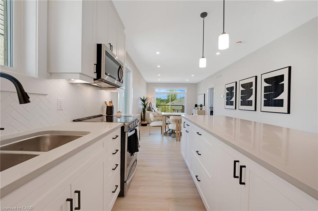 52 Moon Crescent, Cambridge, ON - Indoor Photo Showing Kitchen With Double Sink With Upgraded Kitchen