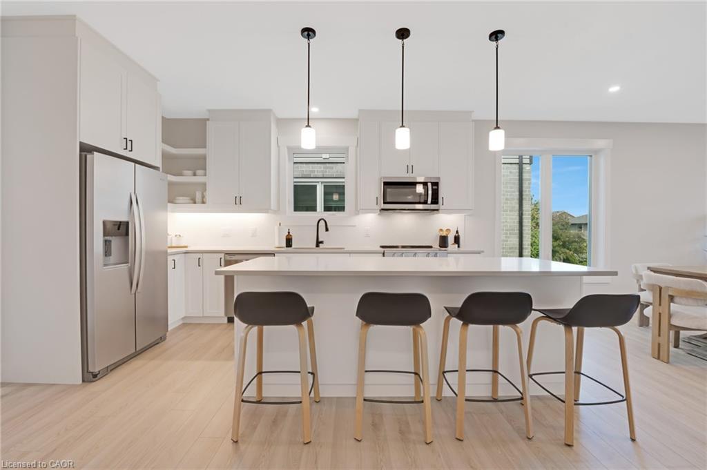 52 Moon Crescent, Cambridge, ON - Indoor Photo Showing Kitchen With Upgraded Kitchen