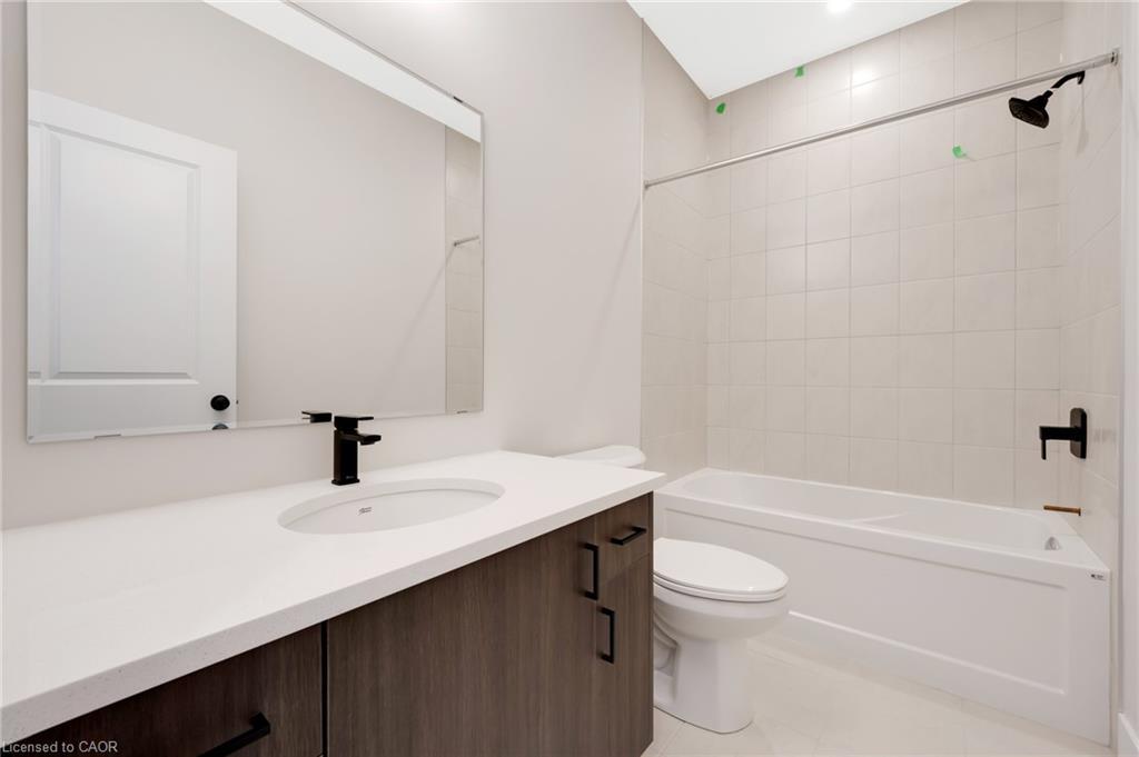 52 Moon Crescent, Cambridge, ON - Indoor Photo Showing Bathroom