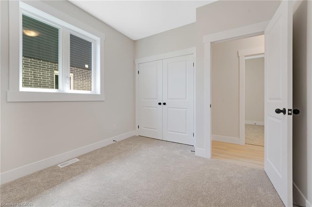 52 Moon Crescent, Cambridge, ON - Indoor Photo Showing Other Room