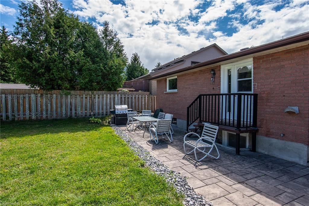 8 Pamela Place, Guelph, ON - Outdoor