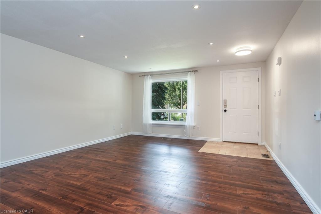 8 Pamela Place, Guelph, ON - Indoor