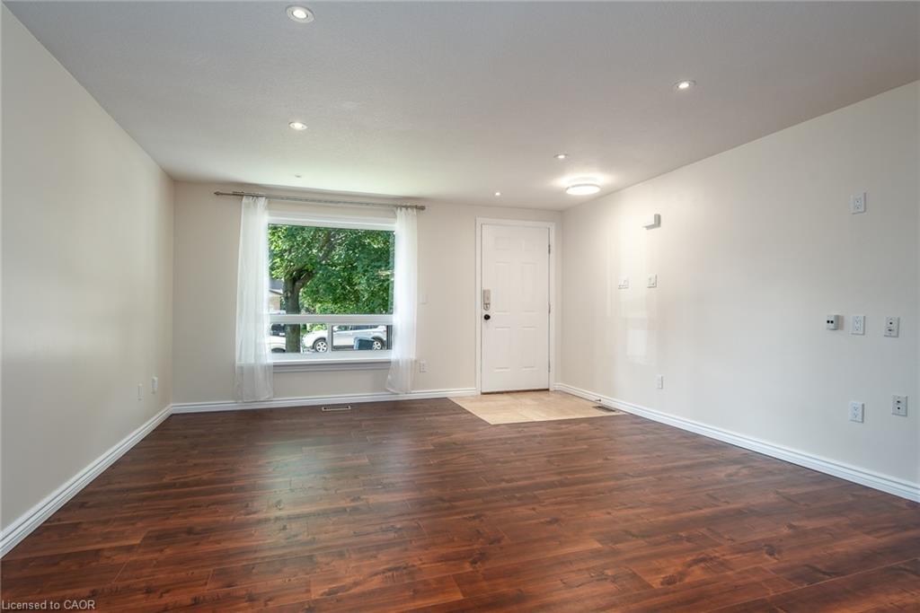 8 Pamela Place, Guelph, ON - Indoor