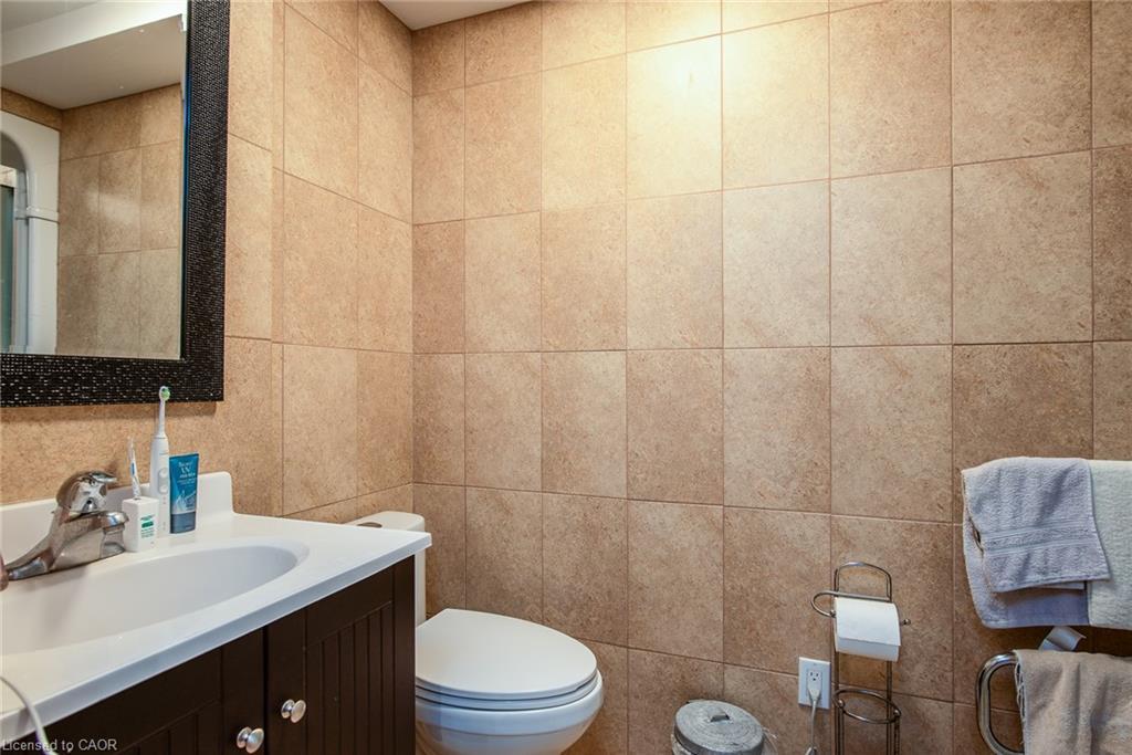 8 Pamela Place, Guelph, ON - Indoor Photo Showing Bathroom