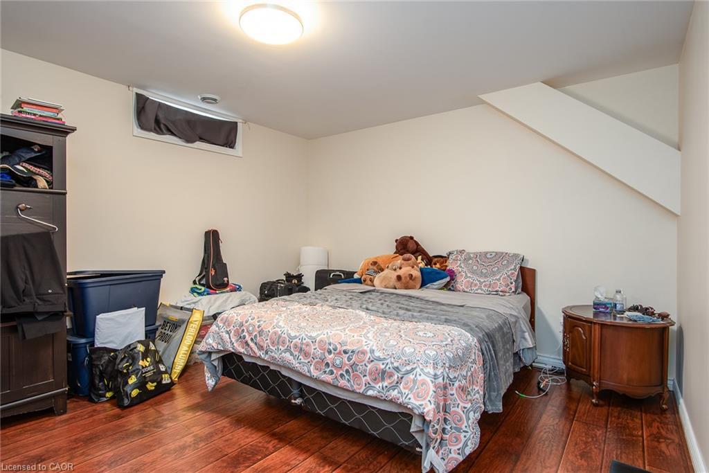 8 Pamela Place, Guelph, ON - Indoor Photo Showing Bedroom