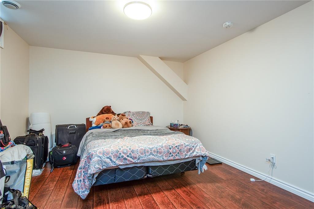 8 Pamela Place, Guelph, ON - Indoor Photo Showing Bedroom
