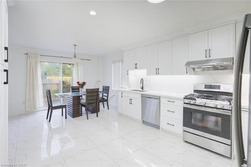 1860 Devos Drive, London, ON - Indoor Photo Showing Kitchen With Stainless Steel Kitchen