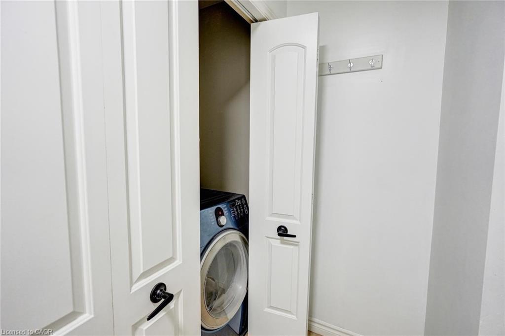 1860 Devos Drive, London, ON - Indoor Photo Showing Laundry Room