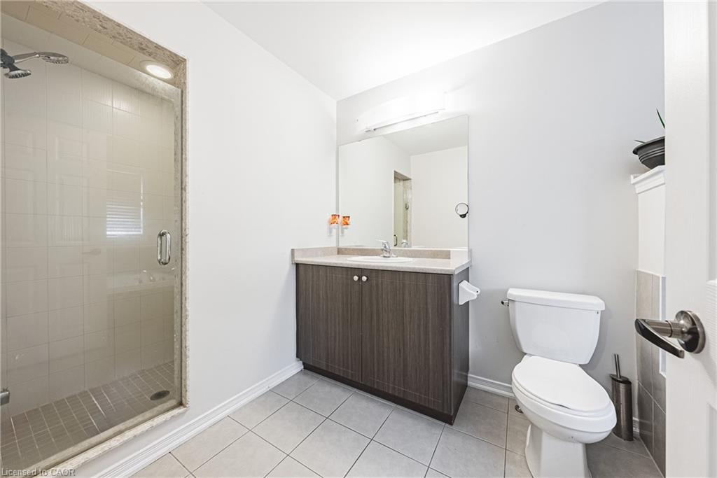 8258 Tulip Tree Drive, Niagara Falls, ON - Indoor Photo Showing Bathroom