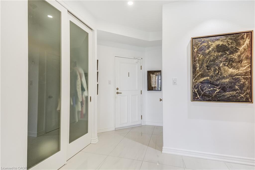 906-1237 North Shore Boulevard E, Burlington, ON - Indoor Photo Showing Other Room