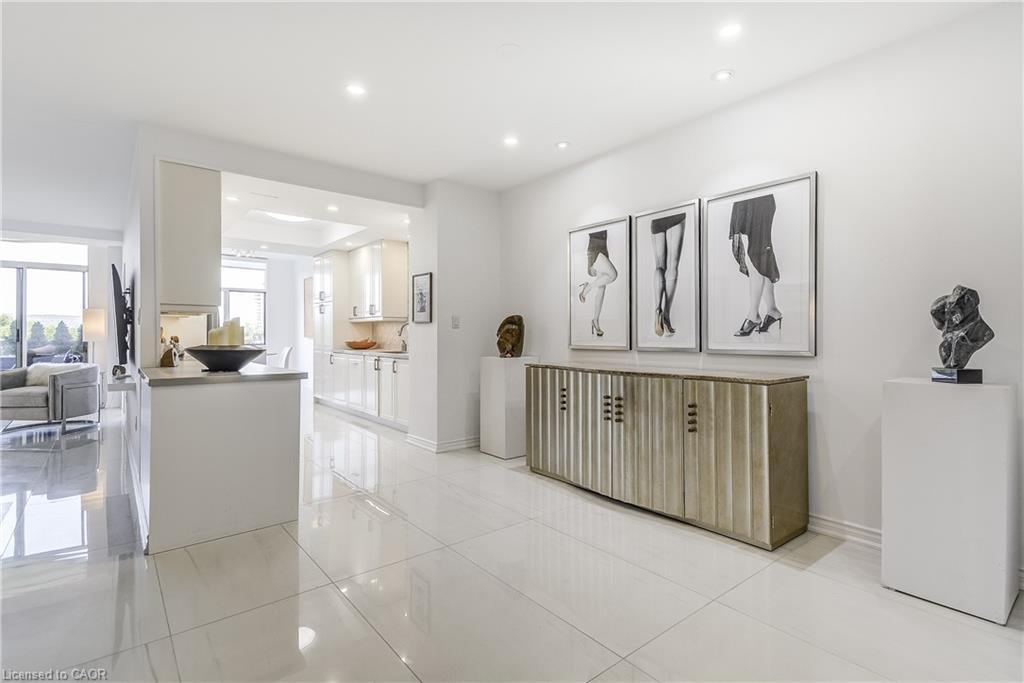 906-1237 North Shore Boulevard E, Burlington, ON - Indoor Photo Showing Other Room