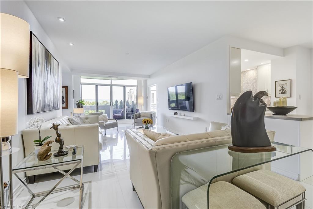 906-1237 North Shore Boulevard E, Burlington, ON - Indoor