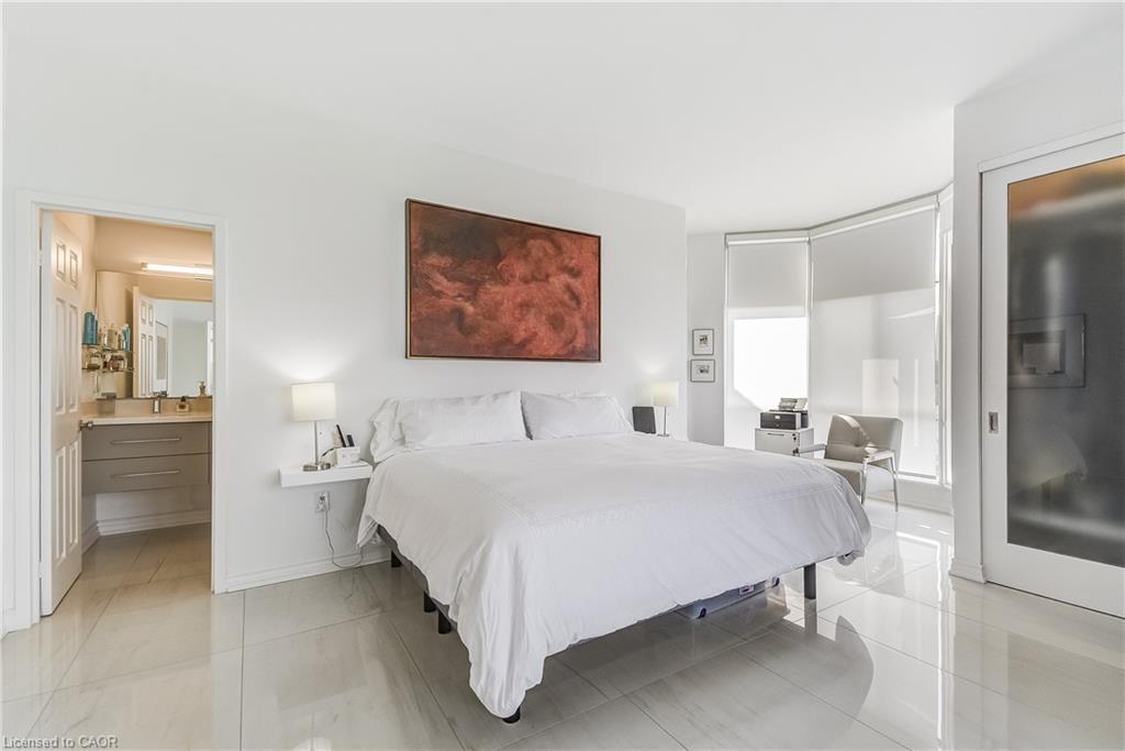 906-1237 North Shore Boulevard E, Burlington, ON - Indoor Photo Showing Bedroom