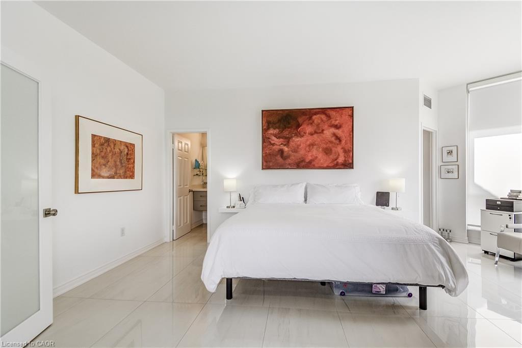 906-1237 North Shore Boulevard E, Burlington, ON - Indoor Photo Showing Bedroom