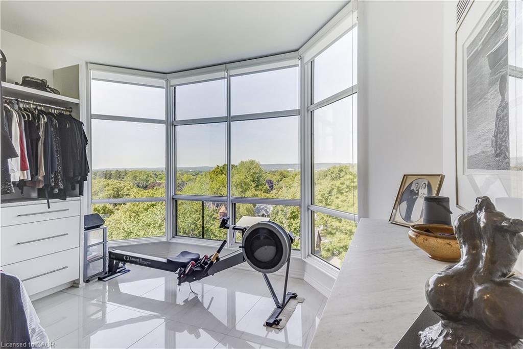 906-1237 North Shore Boulevard E, Burlington, ON - Indoor