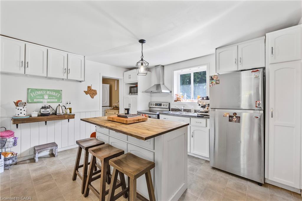 83 Orkney Street W, Caledonia, ON - Indoor Photo Showing Kitchen