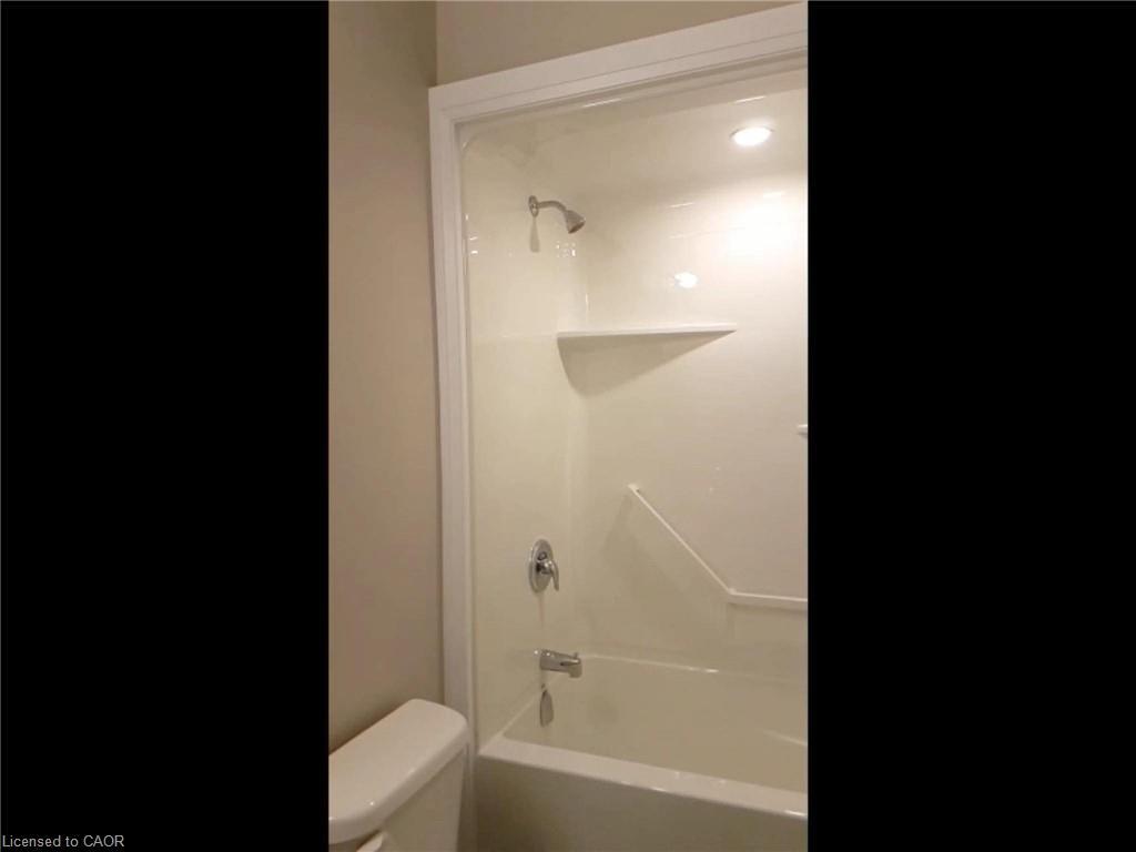 605-360 Quarter Townline, Tillsonburg, ON - Indoor Photo Showing Bathroom