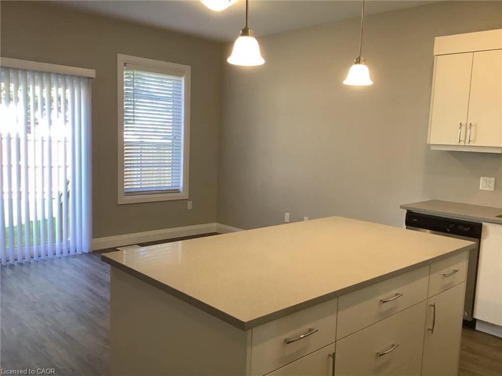 605-360 Quarter Townline, Tillsonburg, ON - Indoor