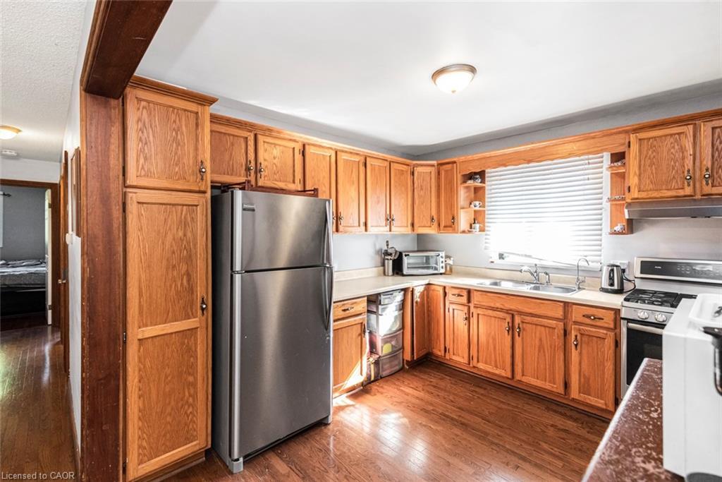 3309 Tallman Drive, Vineland, ON - Indoor Photo Showing Kitchen